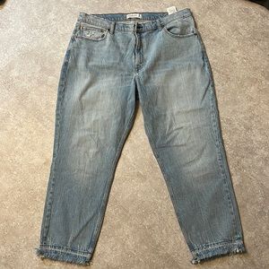 Womens Abercrombie high rise mom jean NWOT